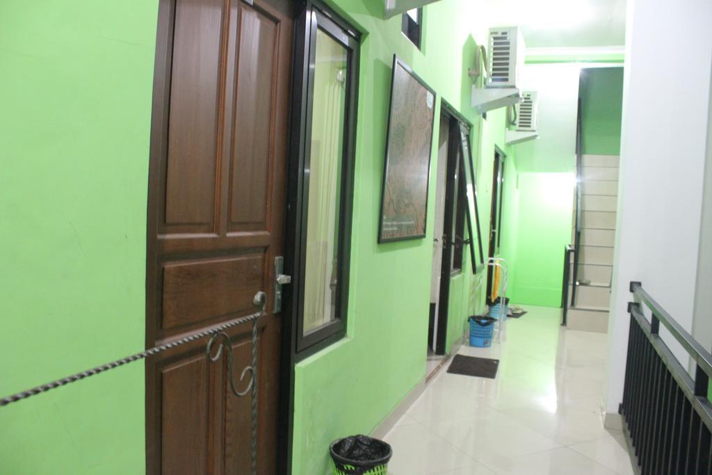 The Greenhouse Yogyakarta Exterior photo